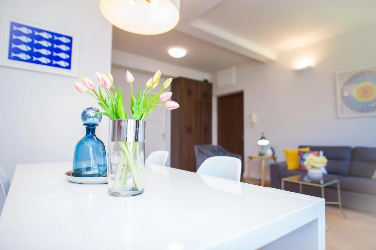 Franco'S Spacious Residence - Great Location Split Apartamento