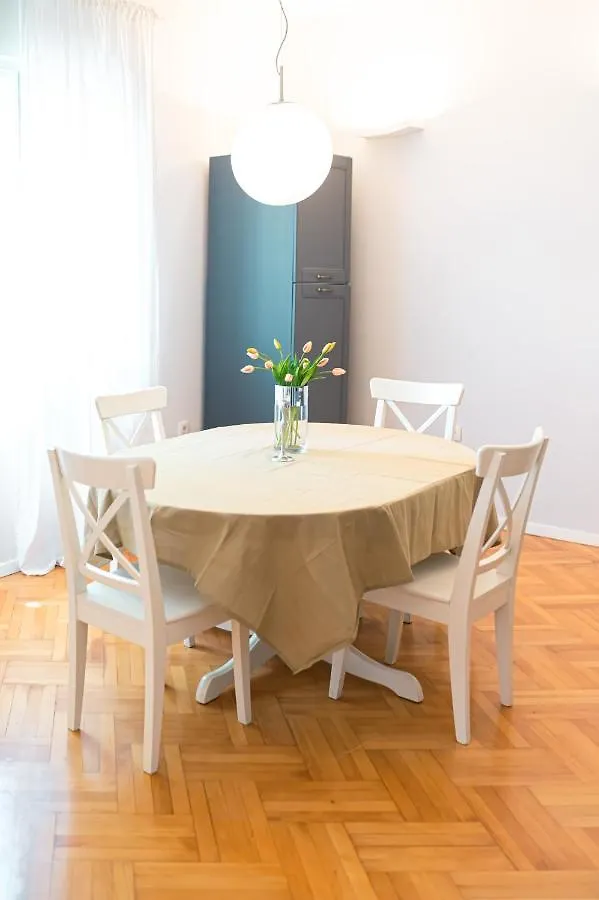 Franco'S Spacious Residence - Great Location Split